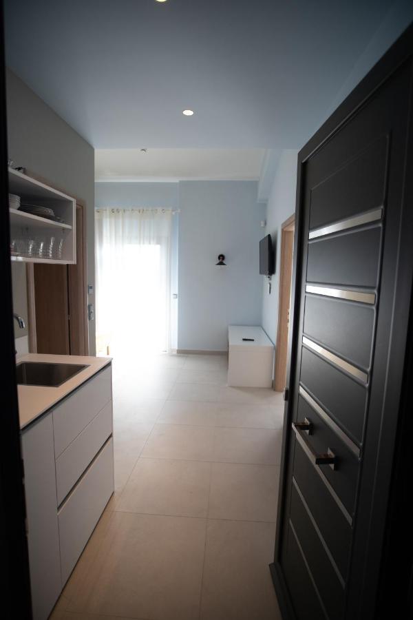 8 Boutique Suites 네아 포티데아 외부 사진