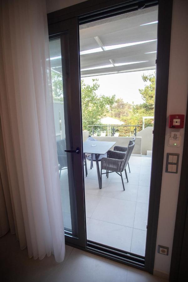 8 Boutique Suites 네아 포티데아 외부 사진