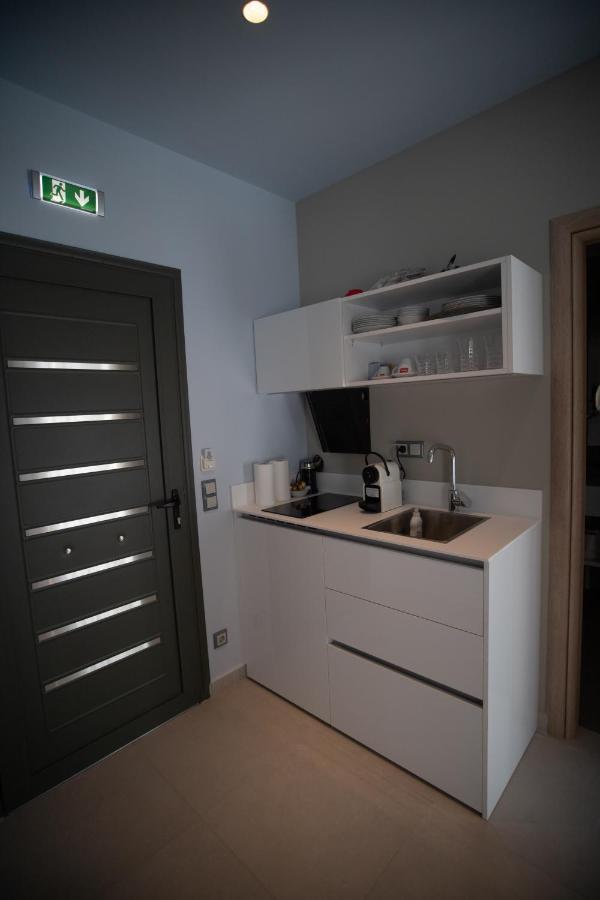 8 Boutique Suites 네아 포티데아 외부 사진