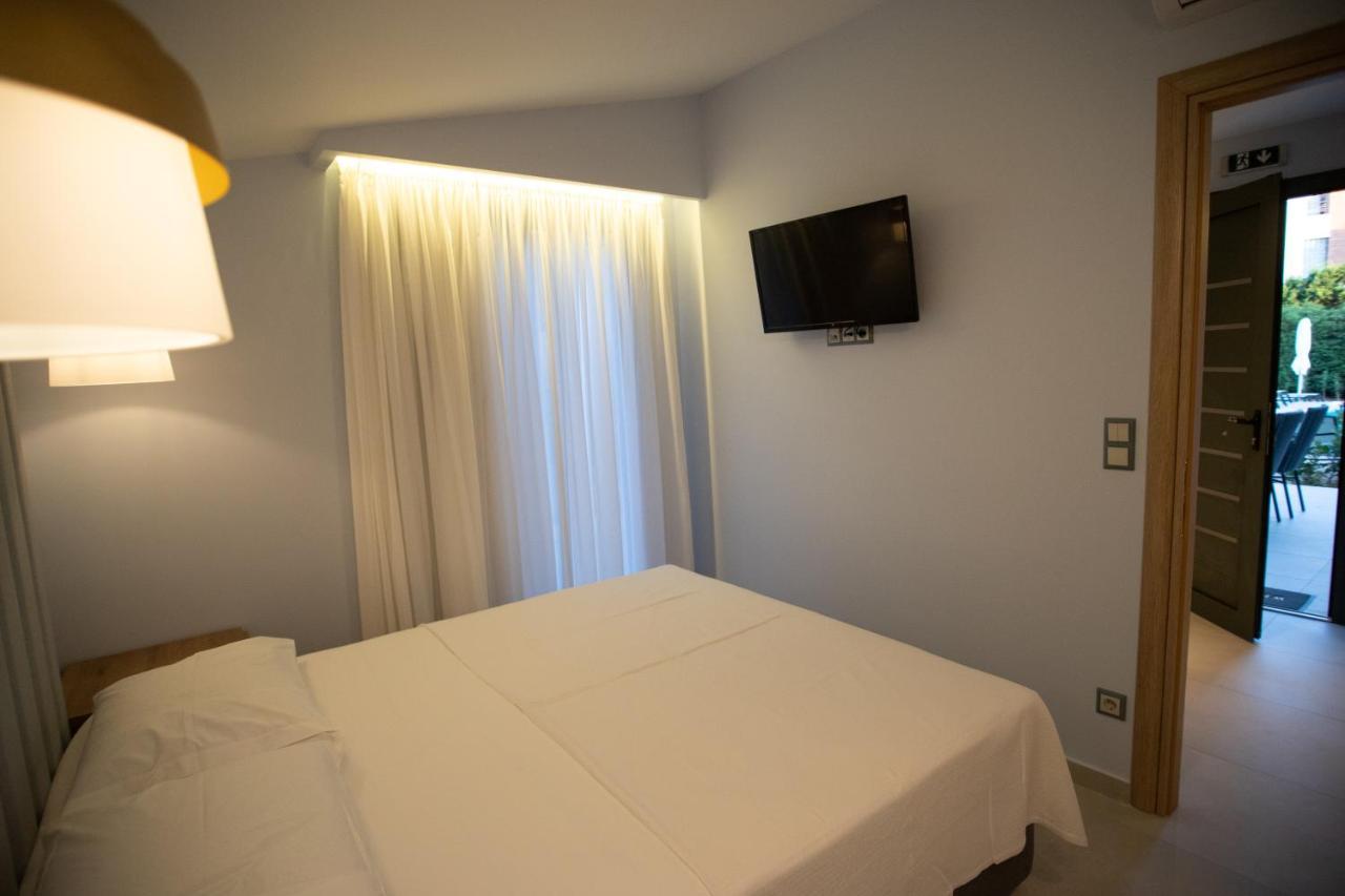 8 Boutique Suites 네아 포티데아 외부 사진