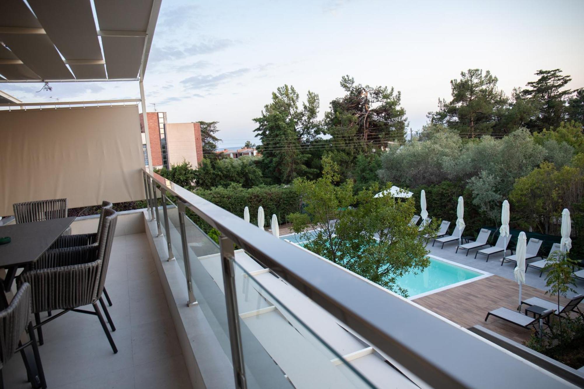 8 Boutique Suites 네아 포티데아 외부 사진