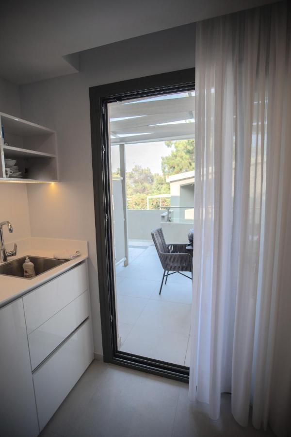 8 Boutique Suites 네아 포티데아 외부 사진