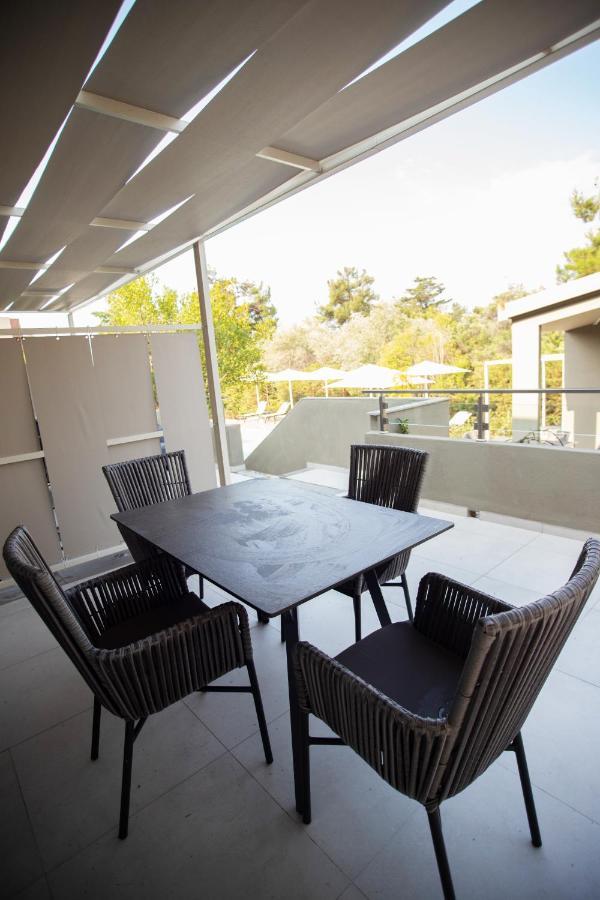 8 Boutique Suites 네아 포티데아 외부 사진