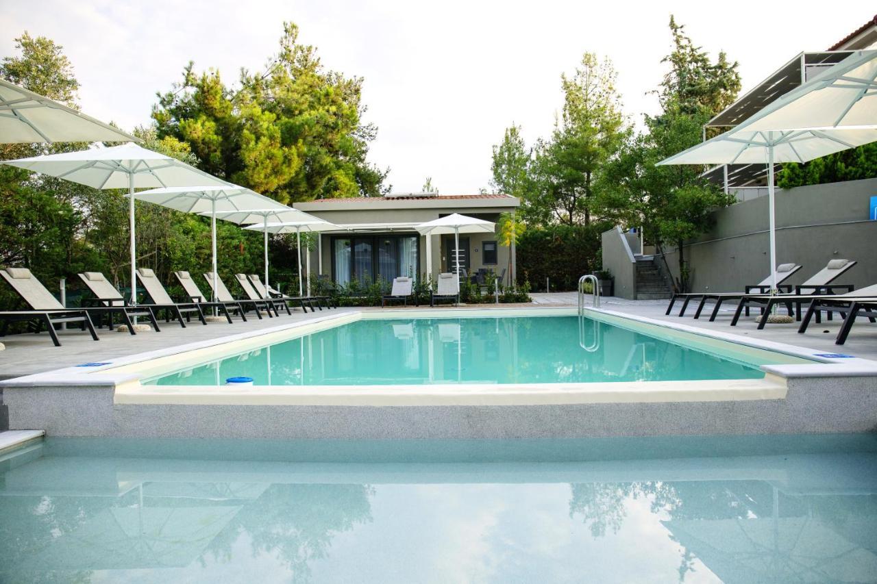 8 Boutique Suites 네아 포티데아 외부 사진
