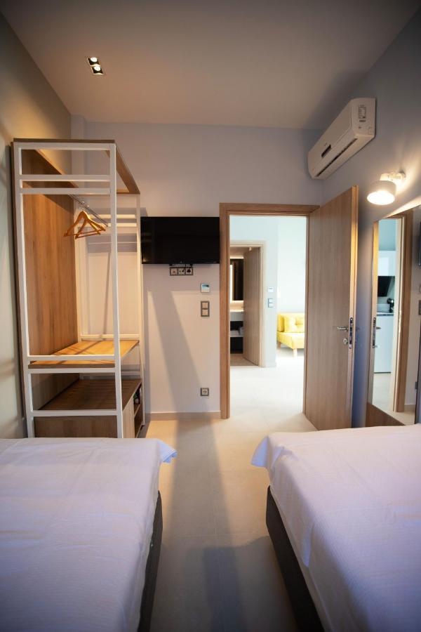 8 Boutique Suites 네아 포티데아 외부 사진