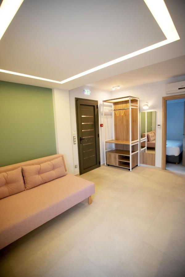 8 Boutique Suites 네아 포티데아 외부 사진